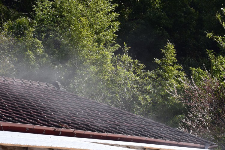 瓦、金属、カラーベスト……3つの屋根材の断熱性を徹底比較！