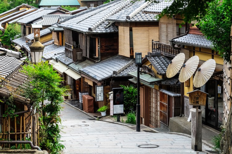日本の伝統瓦で住宅地が景観の美しい観光地に！？